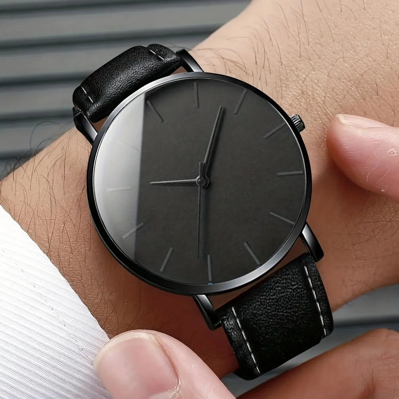 Mens Quartz Watch with Bracelets Set Perfect for Gifting