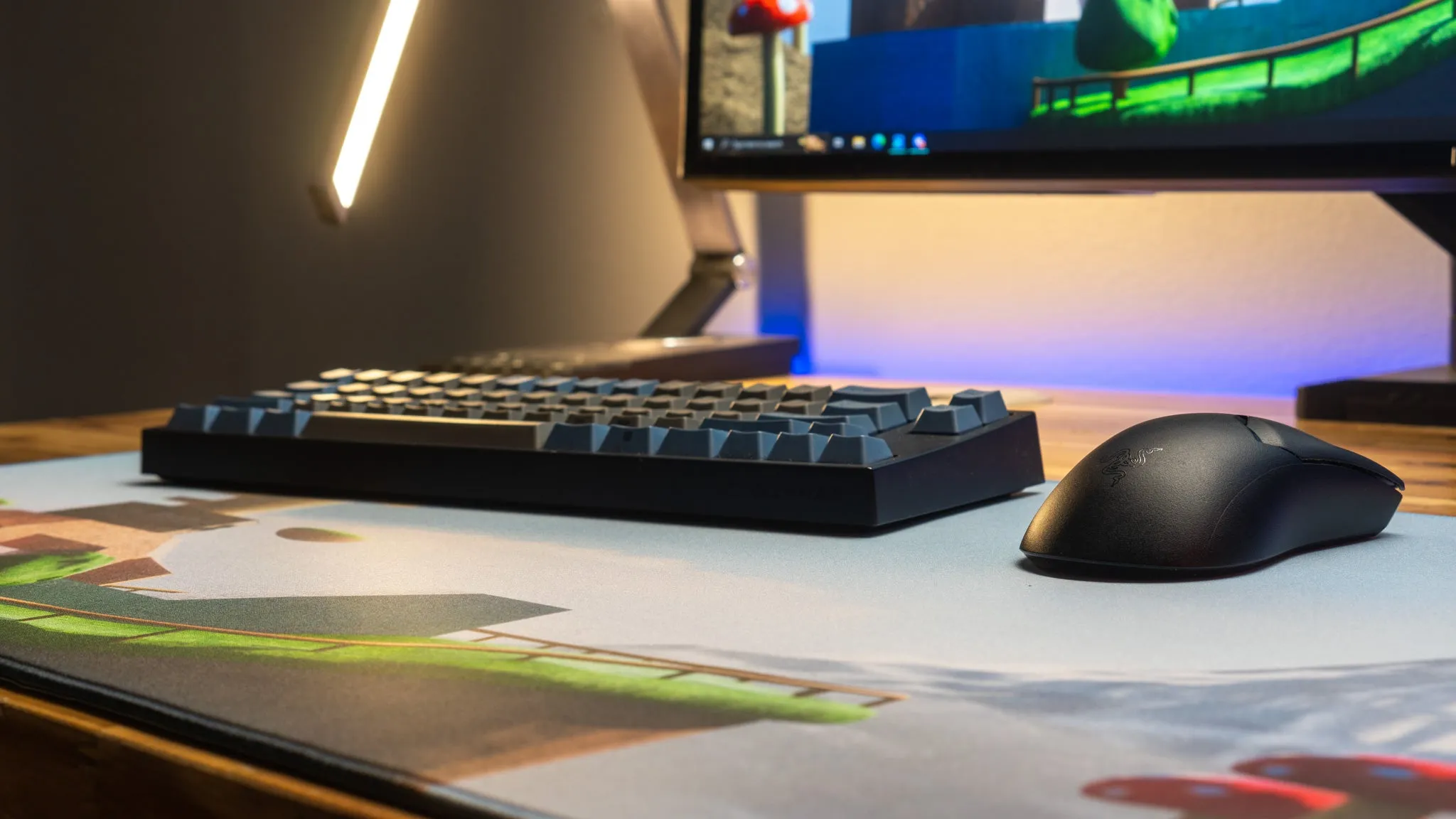Squeex "Red Split" Limited Edition Content Creator Collaboration Gaming XL Gaming Mouse Pad