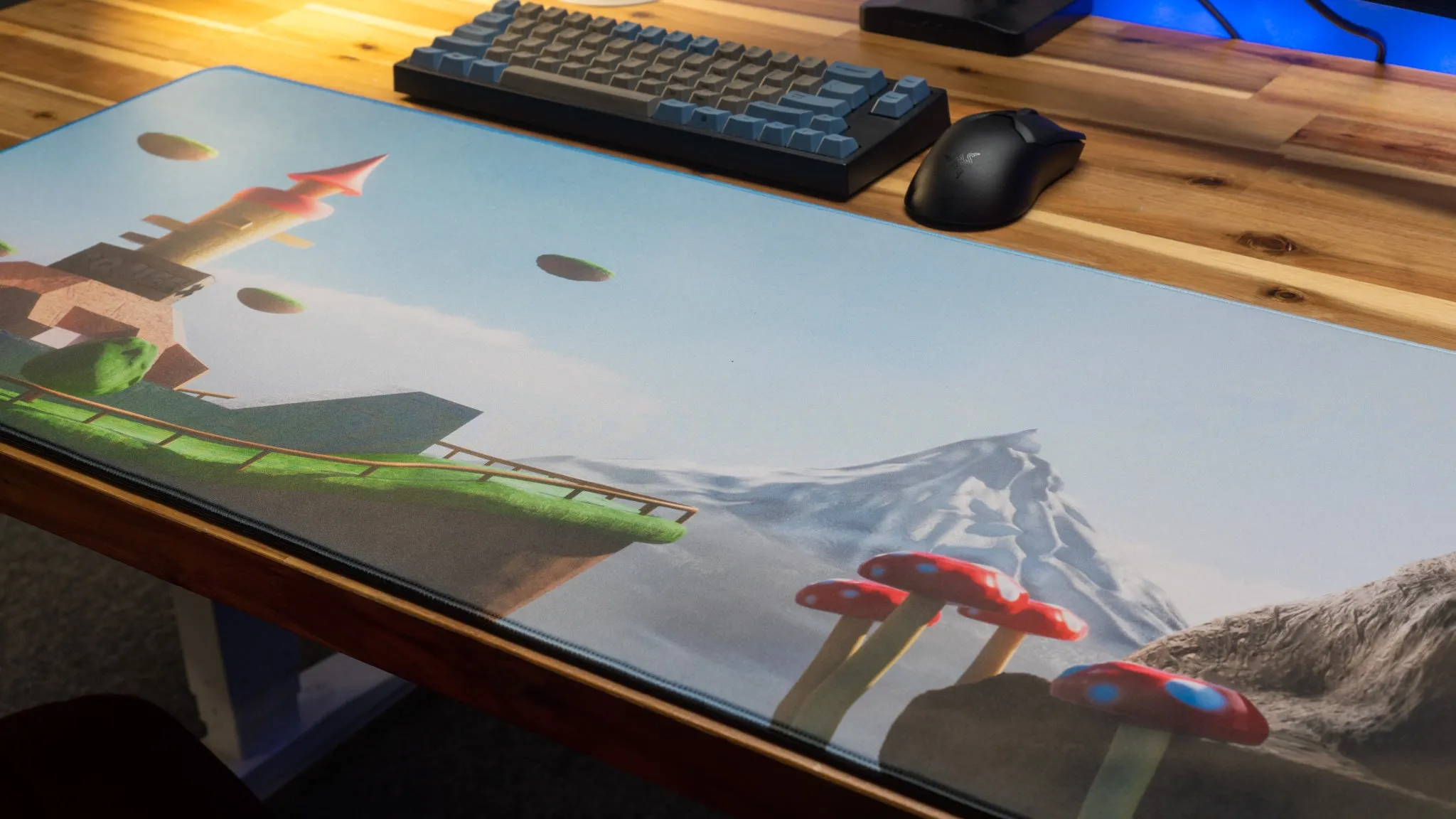 Squeex "Red Split" Limited Edition Content Creator Collaboration Gaming XL Gaming Mouse Pad